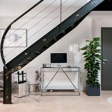 Baignez Dans La Lumiere D'un Loft Nimois Au Caractere Unique * Nimes