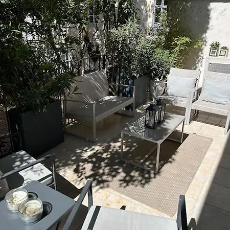 Baignez Dans La Lumiere D'un Loft Nimois Au Caractere Unique Apartment